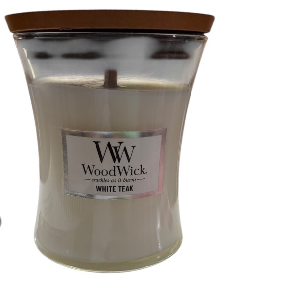 WoodWick White Teak Medium 9.7oz Hourglass Candle Crackles As It Burns NEW - Picture 3 of 8